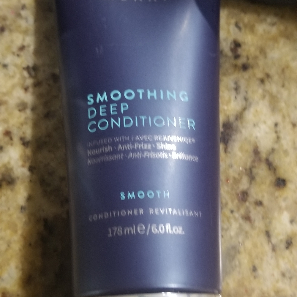 Smoothing shampoo
